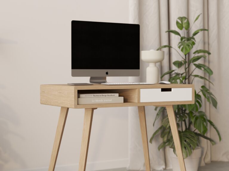 Modern houten bureau met wit ladefront en afgeronde randen