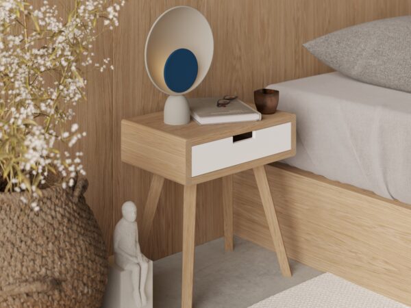 Modern houten nachtkastje met afgeronde randen
