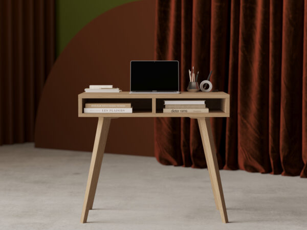 Smal eiken bureau met zijkanten en poten van massief eiken