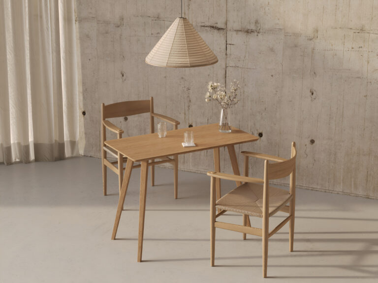 Rechthoekige massief eiken tafel met afgeronde randen
