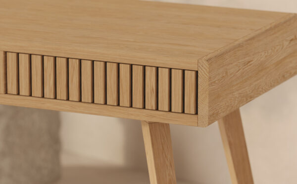 Groot eiken bureau met eiken lattenfronten en 3 lades, 130 cm