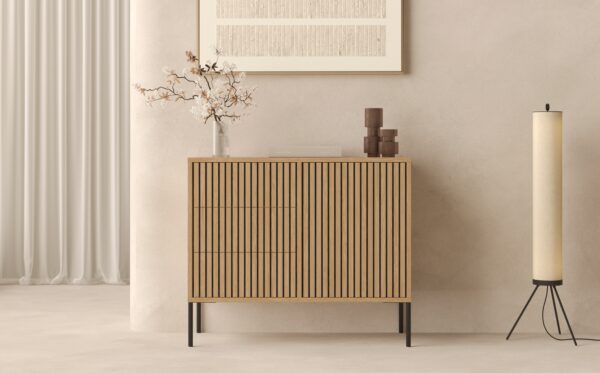 Klein eiken dressoir met eiken lattenfronten