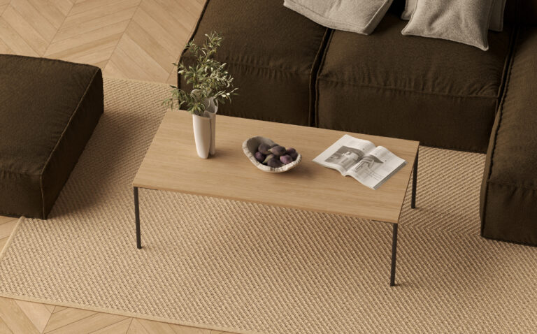 Lage rechthoekige houten salontafel met metalen poten